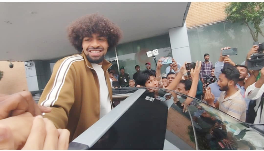 সিলেটবাসীর ভালোবাসায় সিক্ত হলেন হামজা