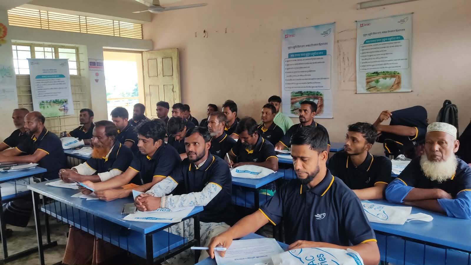 ব্র্যাক ফিশারিজের উদ্যোগে দোয়ারাবাজারে মৎস্যচাষী কর্মশালা অনুষ্ঠিত
