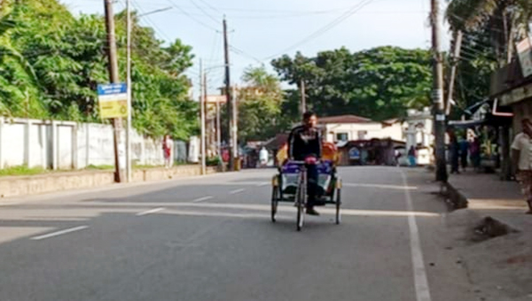 হেমন্ত সকালের রিক্সাওয়ালা