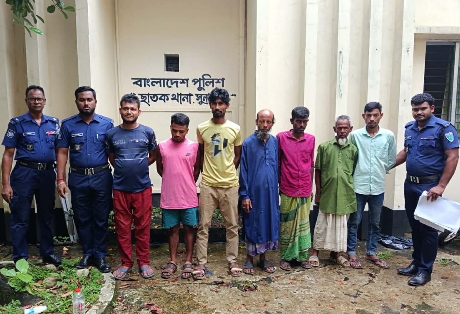 ছাতকে পুলিশের অভিযানে ইয়াবা সহ ৩ জন বিভিন্ন মামলার আরো ৪ আসামী গ্রেফতার ছাতকে পুলিশের অভিযানে ইয়াবা সহ ৩ জন বিভিন্ন মামলার আরো ৪ আসামী গ্রেফতার