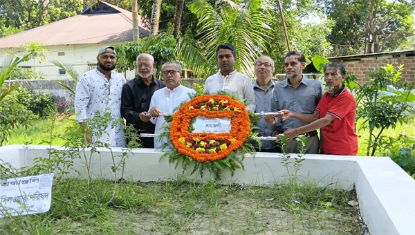 কবি দিলওয়ার আজীবন বিশ্ব মানবতার জয়গান গেয়ে গেছেন কবি দিলওয়ার আজীবন বিশ্ব মানবতার জয়গান গেয়ে গেছেন